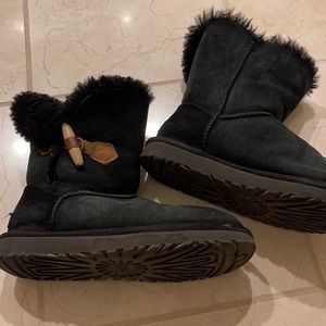 Size 7 Ugg boots